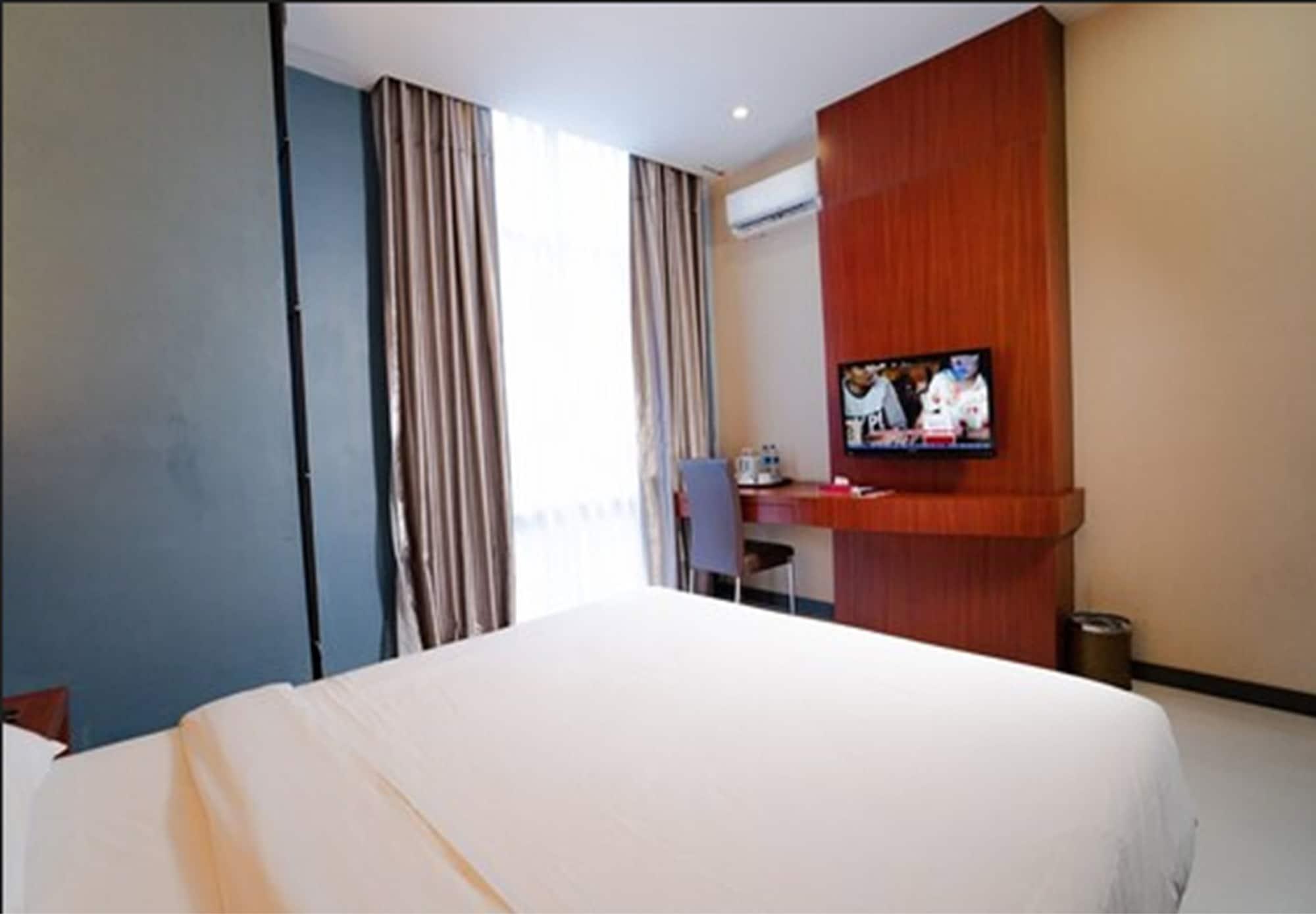 The Crew Hotel Kualanamu International Airport Medan Kültér fotó