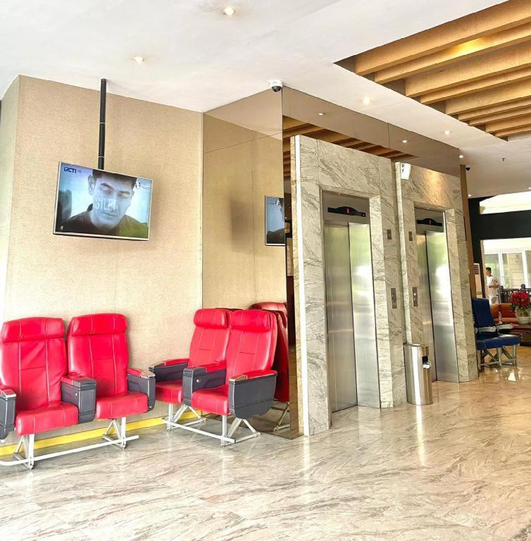 The Crew Hotel Kualanamu International Airport Medan Kültér fotó
